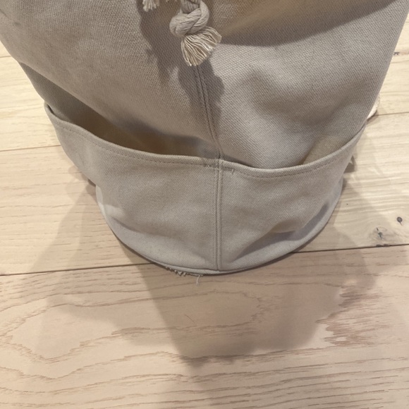 A&F Drawstring Bucket Backpack - Picture 7 of 8
